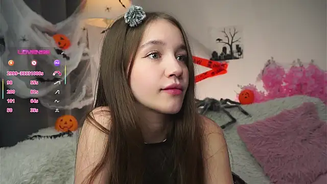 AmiLewis online show from October 2025 01:15:01 AM