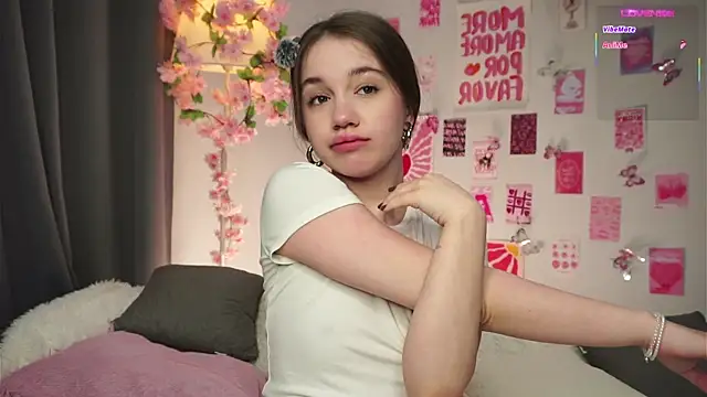 AmiLewis online show from January 2026 01:09:01 AM