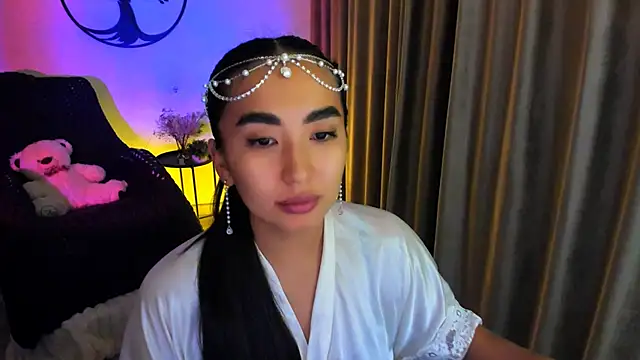 worldofkim online show from November 2025 08:19:01 PM