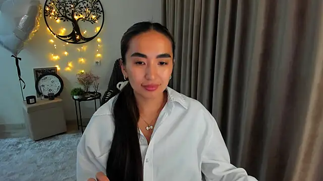 worldofkim online show from May 2026 08:14:02 PM