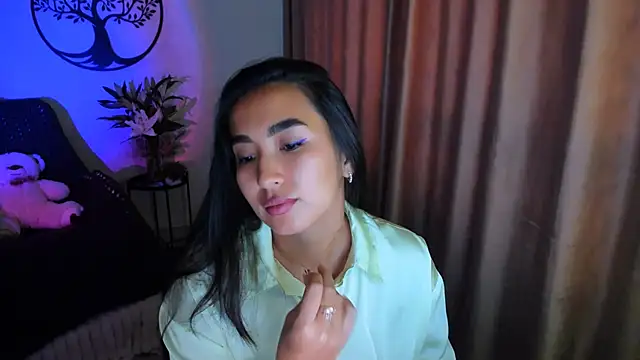 worldofkim online show from October 2025 09:31:01 AM