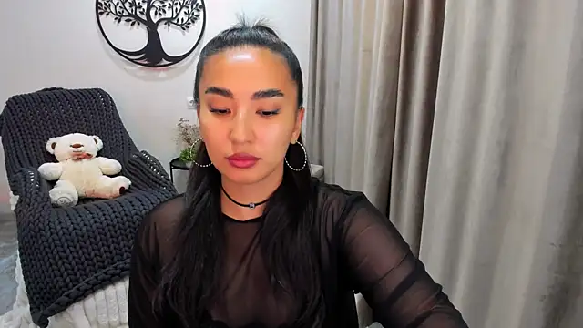 worldofkim online show from October 2025 05:01:01 PM