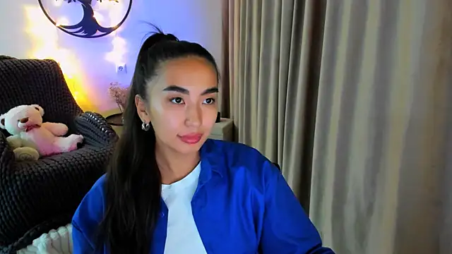 worldofkim online show from November 2025 12:27:02 PM