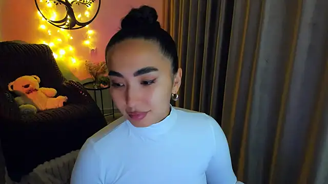 worldofkim online show from November 2025 03:23:02 PM