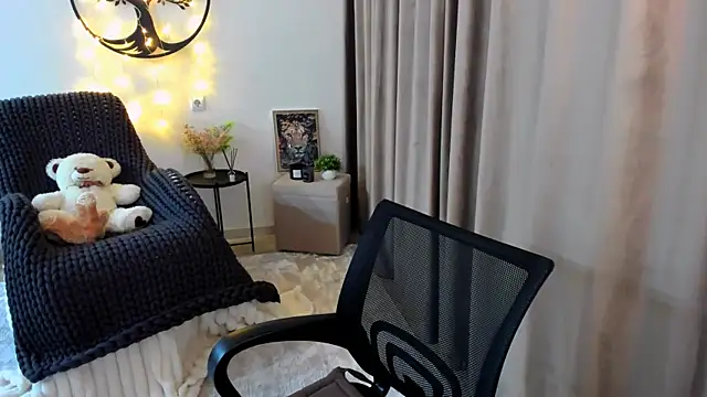 worldofkim online show from February 2026 07:02:02 PM