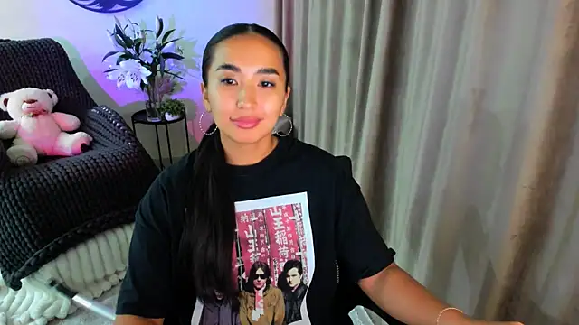 worldofkim online show from October 2025 08:19:01 PM