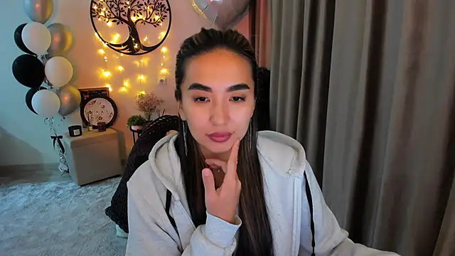 worldofkim online show from March 2026 05:44:02 PM