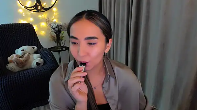 worldofkim online show from February 2026 05:35:01 PM