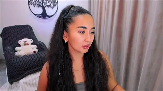 worldofkim online show from October 2025 06:26:02 AM