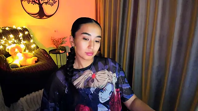 worldofkim online show from November 2025 10:30:01 AM