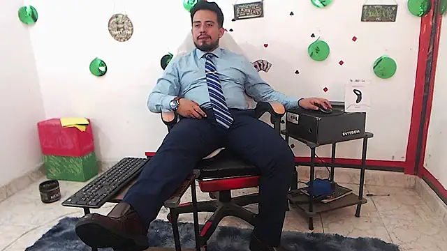Snapshot of KalethBigDick chatting on July 2026 01:40:01 PM KalethBigDick online show from July 2026 01:40:01 PM