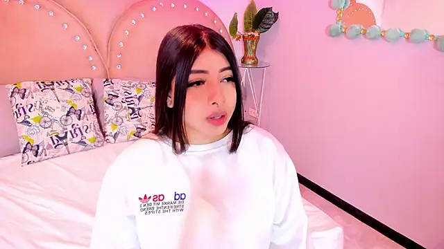 Miia Thompsonn online show from December 2025 03:27:01 AM