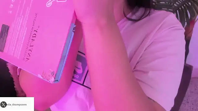 Snapshot of Miia_Thompsonn chatting on February 2025 03:08:01 AM Miia Thompsonn online show from February 2025 03:08:01 AM