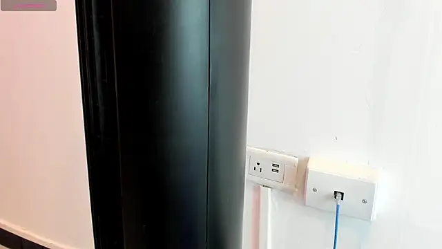 Miia Thompsonn online show from April 2026 03:42:01 AM