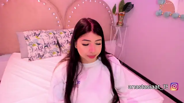 Miia Thompsonn online show from December 2025 03:40:02 AM