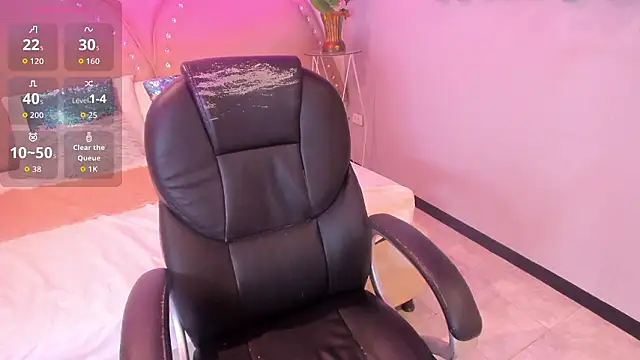 Miia Thompsonn online show from March 2026 10:00:02 PM