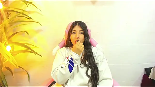 Snapshot of Miia_Thompsonn chatting on October 2025 04:19:02 PM Miia Thompsonn online show from October 2025 04:19:02 PM