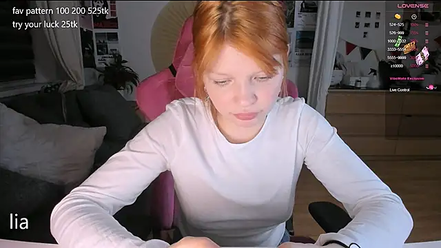 lil lia online show from October 2025 09:45:01 PM
