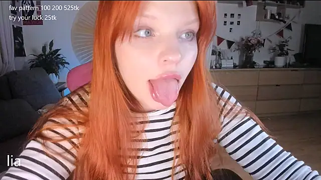 lil lia online show from December 2025 09:14:01 PM