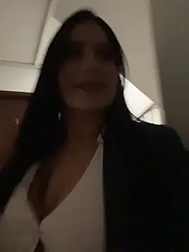 Miah gomez  online show from November 2025 07:30:02 PM