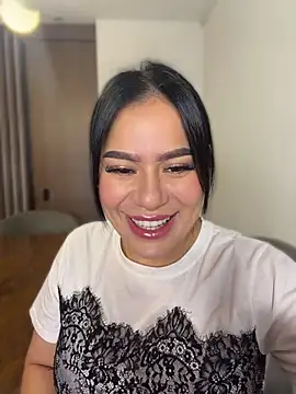Snapshot of Miah_gomez_ chatting on April 2026 11:11:01 PM Miah gomez online show from April 2026 11:11:01 PM