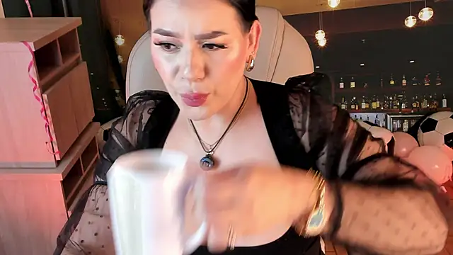 Snapshot of Miah_gomez_ chatting on June 2026 08:39:01 PM Miah gomez online show from June 2026 08:39:01 PM