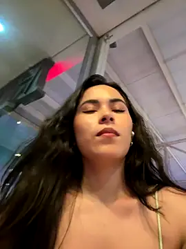 Loren moreno online show from December 2025 10:53:02 PM