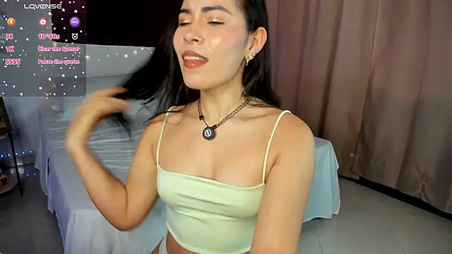 Snapshot of Loren_moreno chatting on October 2025 02:59:02 AM Loren moreno online show from October 2025 02:59:02 AM