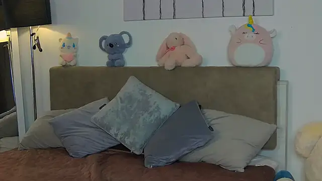 CassKiera online show from November 2025 06:01:02 AM