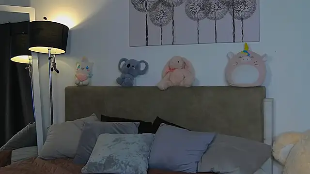 CassKiera online show from October 2025 04:38:01 AM