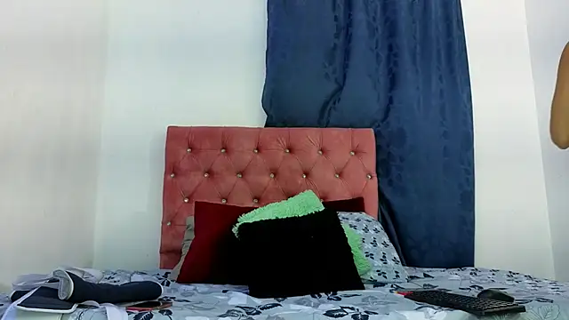 alissonandamy online show from May 2026 12:11:01 PM