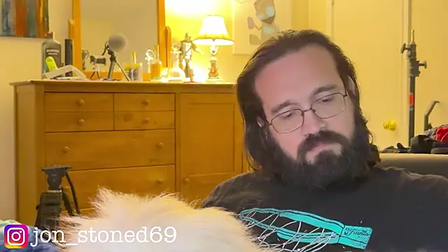 Snapshot of Seraph_De_La_Luna chatting on June 2026 05:49:01 AM Seraph De La Luna online show from June 2026 05:49:01 AM
