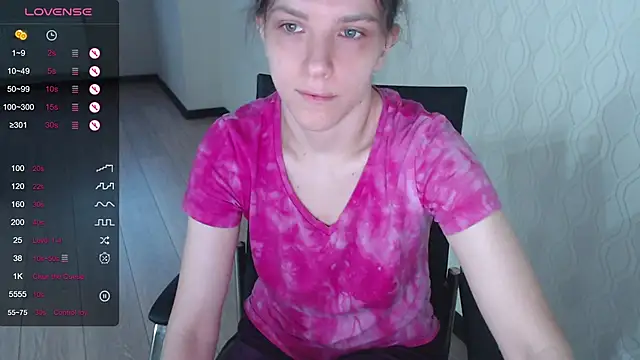 Snapshot of LisaHeart chatting on November 2025 04:07:01 AM LisaHeart online show from November 2025 04:07:01 AM