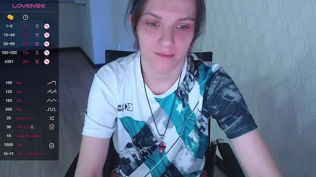 Snapshot of LisaHeart chatting on November 2025 06:44:01 PM LisaHeart online show from November 2025 06:44:01 PM