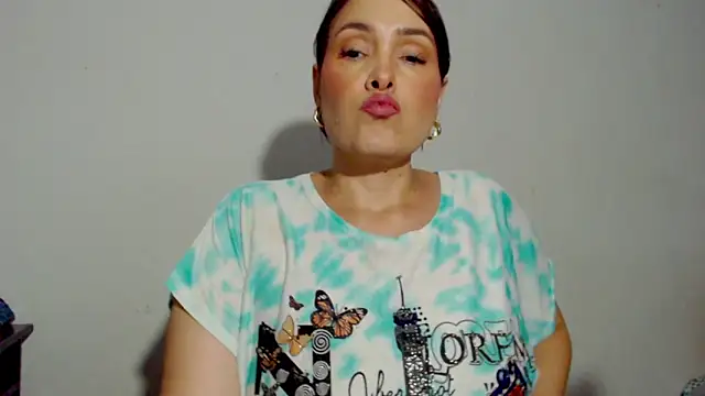 Snapshot of Miss_Agatha chatting on November 2025 03:00:02 AM Miss Agatha online show from November 2025 03:00:02 AM