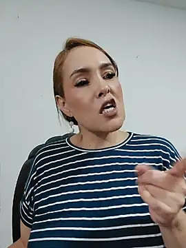 Miss Agatha online show from March 2026 10:31:02 PM