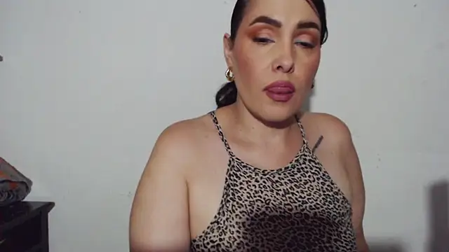 Snapshot of Miss_Agatha chatting on October 2025 02:21:02 AM Miss Agatha online show from October 2025 02:21:02 AM