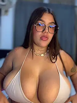 Michellesexxy online show from January 2025 11:00:02 PM