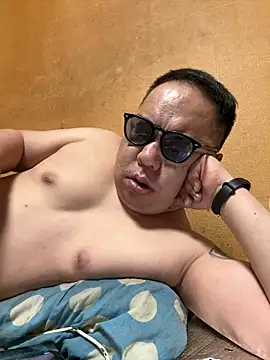 punk0805 online show from March 2026 12:05:01 PM