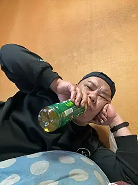 punk0805 online show from April 2026 06:48:01 AM