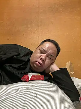 punk0805 online show from April 2026 01:39:01 PM