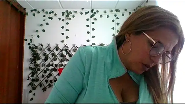 RossanaLionheart online show from November 2025 12:32:02 PM