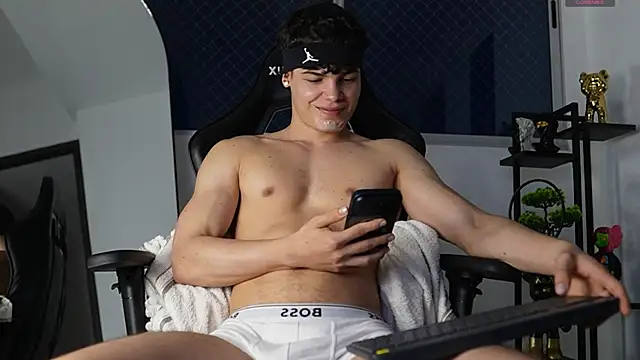 Max cortes1 online show from November 2025 11:09:01 PM