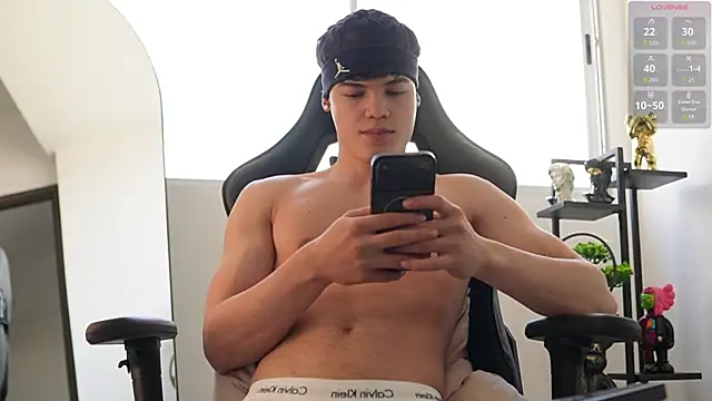 Max cortes1 online show from October 2025 04:50:01 PM