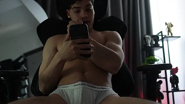 Max cortes1 online show from March 2026 04:33:02 PM