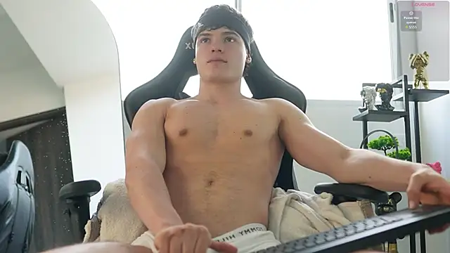 Max cortes1 online show from November 2025 09:29:01 PM