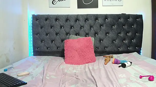 Zoe Medina online show from February 2025 04:48:01 AM