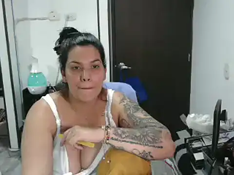 CarolinaRincon online show from March 2025 12:09:02 AM