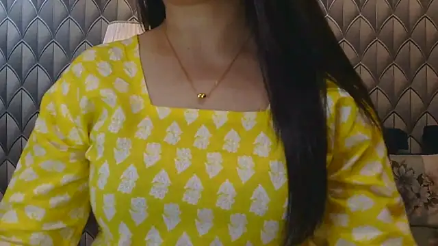 Snapshot of Mishika_Gill chatting on June 2026 03:44:01 AM Mishika Gill online show from June 2026 03:44:01 AM
