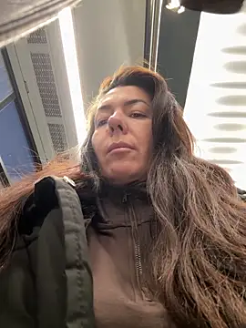 Snapshot of eveangelll chatting on February 2026 05:14:02 AM eveangelll online show from February 2026 05:14:02 AM